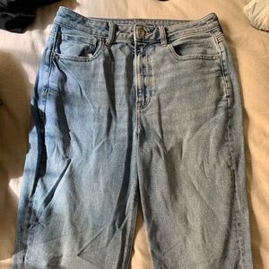 American Eagle Size 8 Regular Stretch Mom Straight Jean